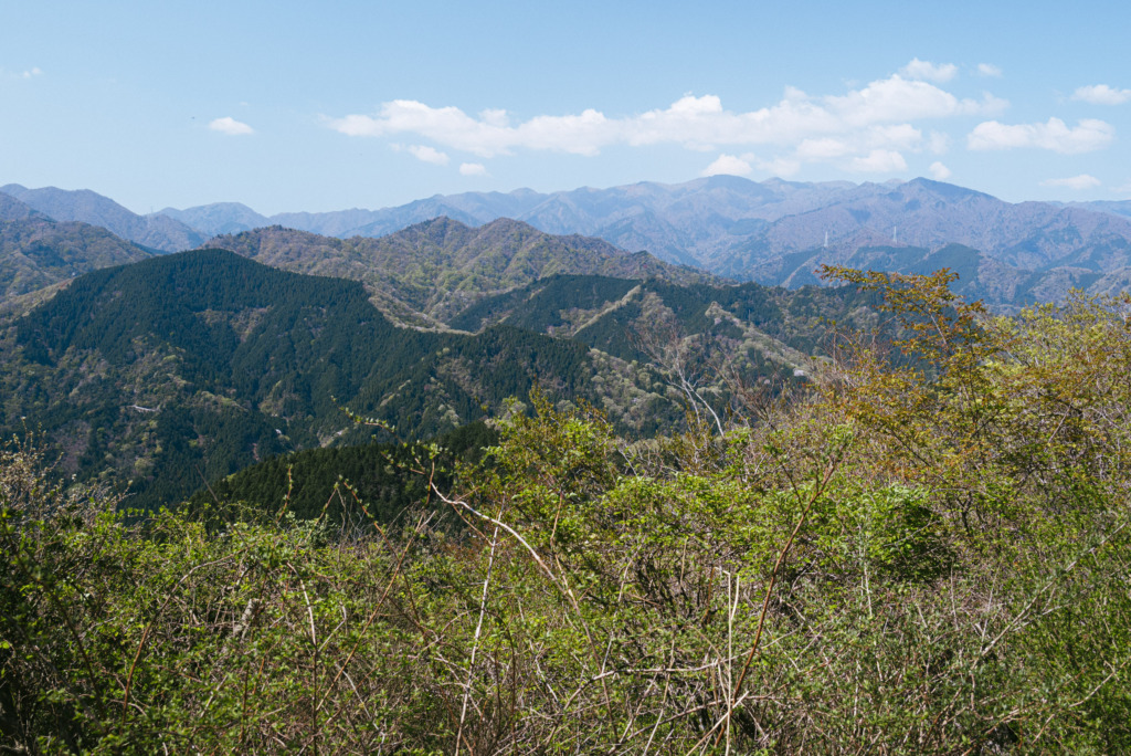 経ヶ岳山頂から見る丹沢方面