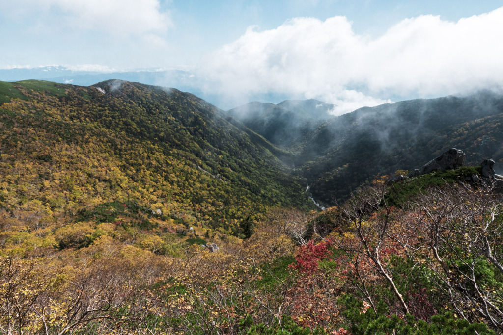 木曽駒ヶ岳の紅葉の山肌