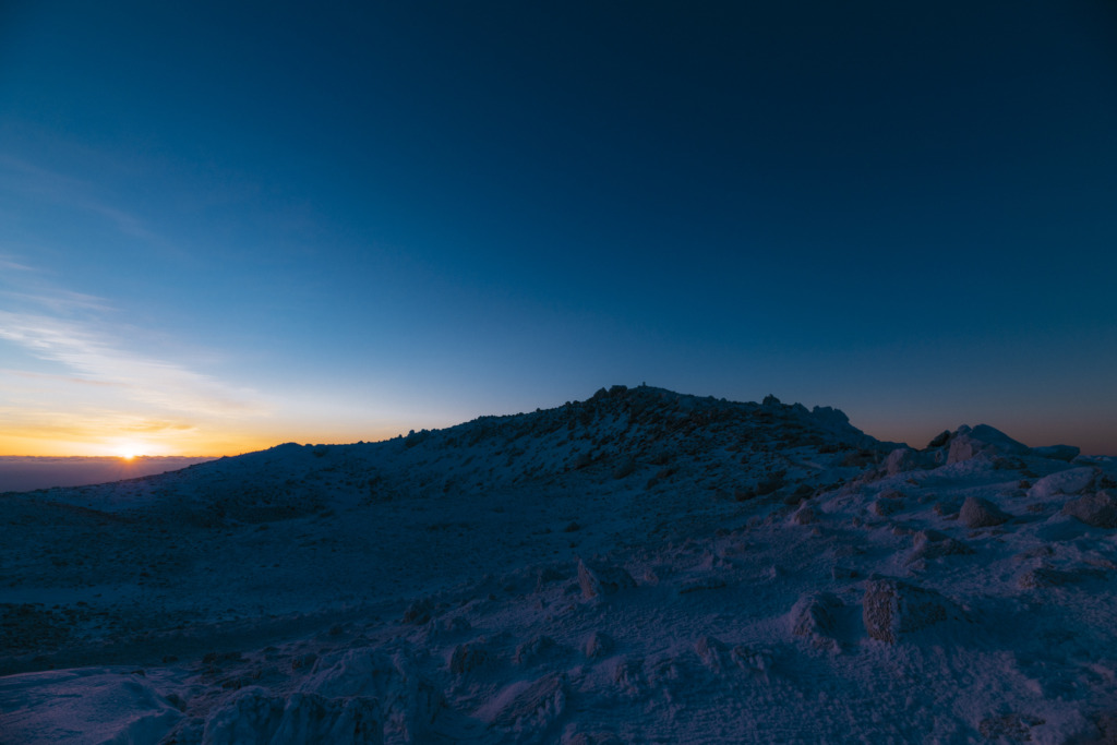 夜明けの茶臼岳山頂