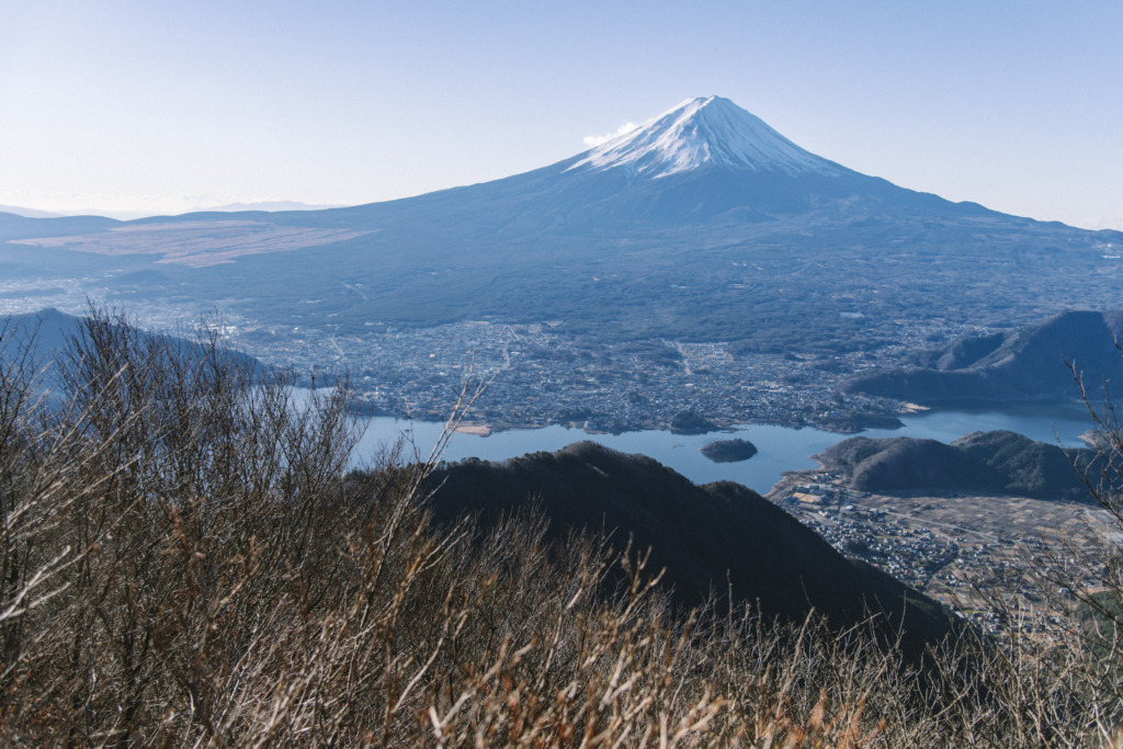 黒岳山頂から見る富士山
