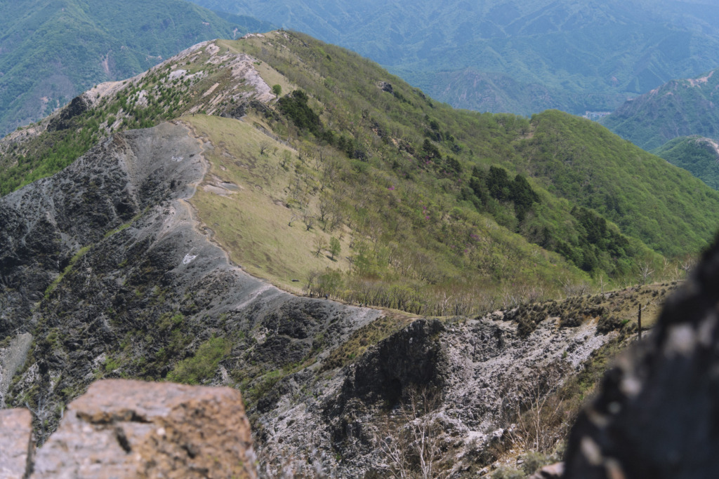 中倉山への稜線