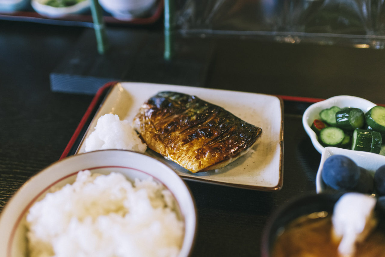 鼓川温泉の焼き魚定食