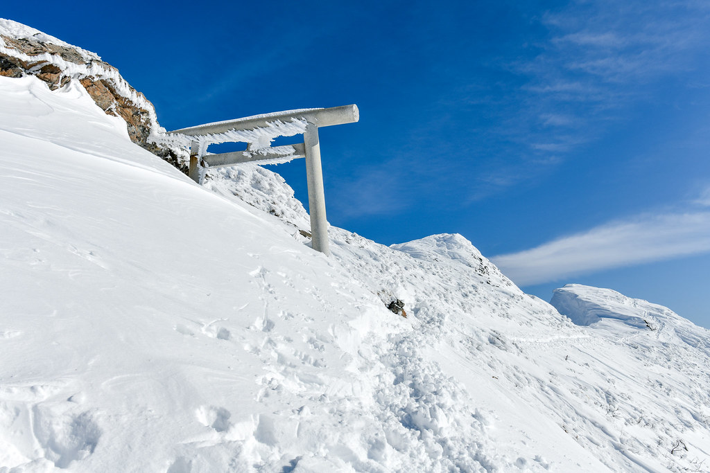 谷川岳浅間神社奥社