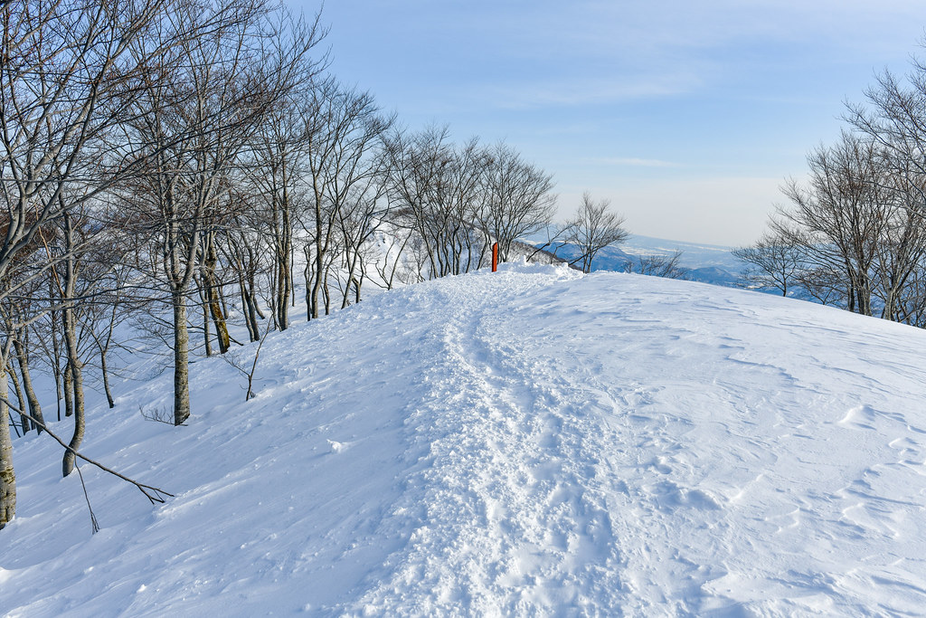 熊穴沢避難小屋