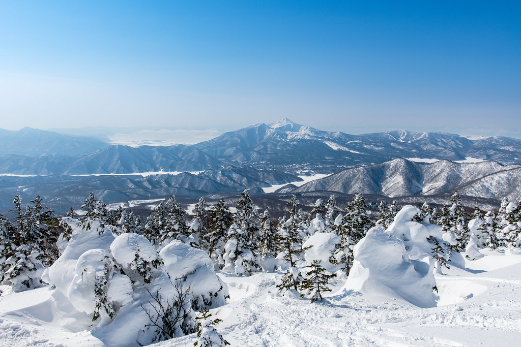 西吾妻山から見る磐梯山
