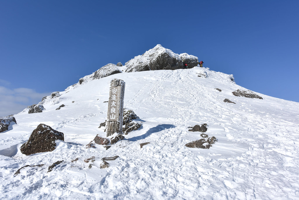 雪の安達太良山山頂