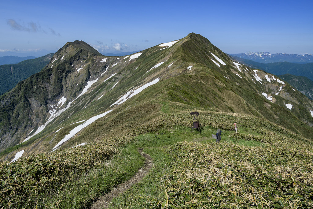 谷川主脈で万太郎山へ