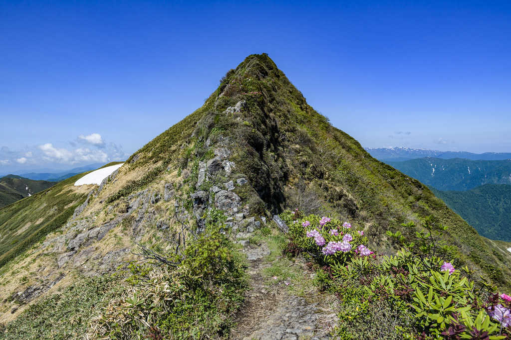 谷川主脈で万太郎山へ