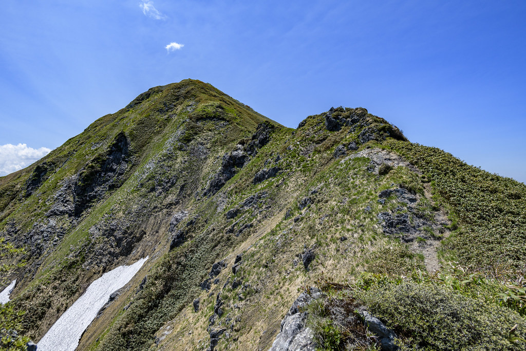 万太郎山から仙ノ倉山へ