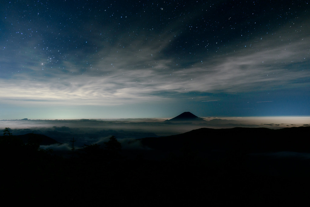 千枚小屋からの夜の富士山