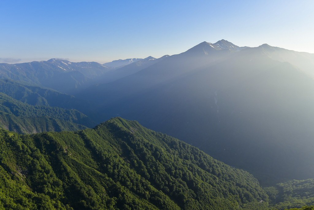 西黒尾根登山道からの景色
