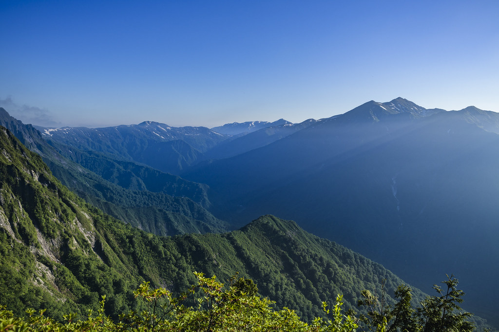 西黒尾根登山道からの景色