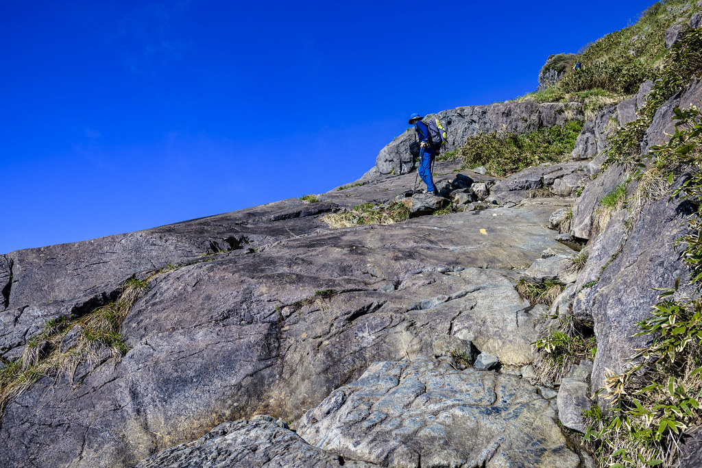 西黒尾根登山道