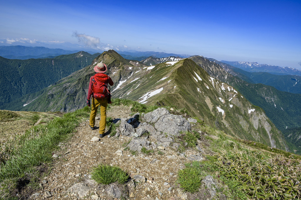 谷川主脈で万太郎山へ