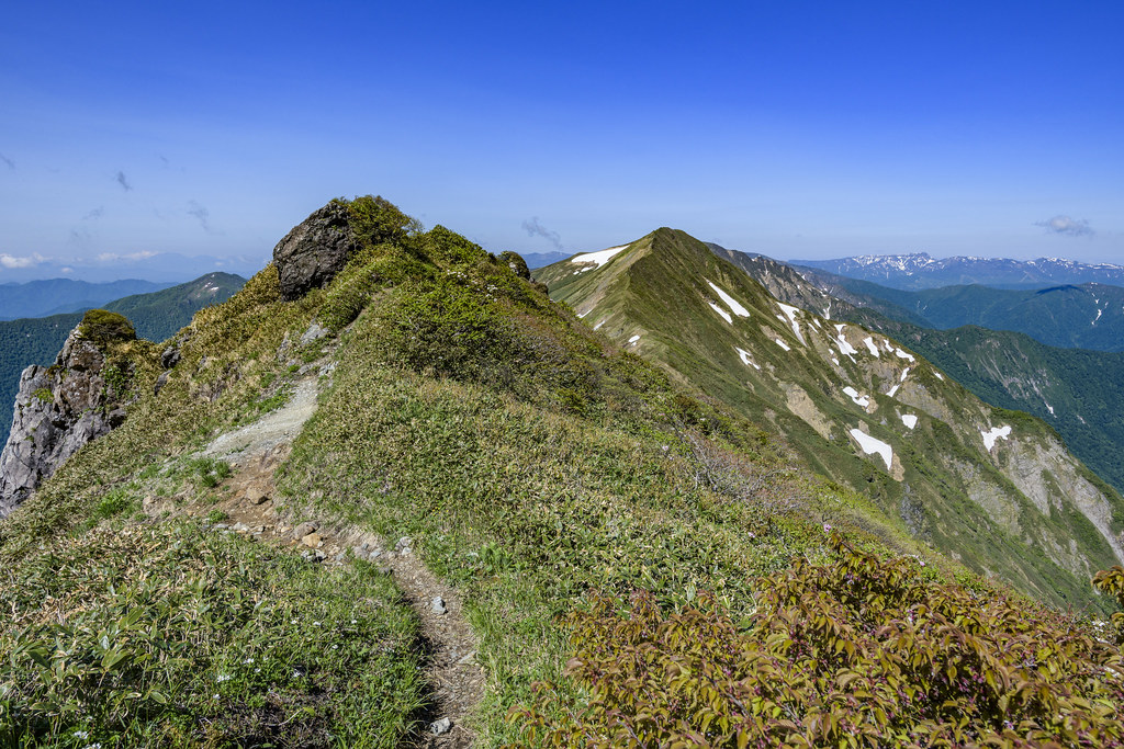 谷川主脈で万太郎山へ
