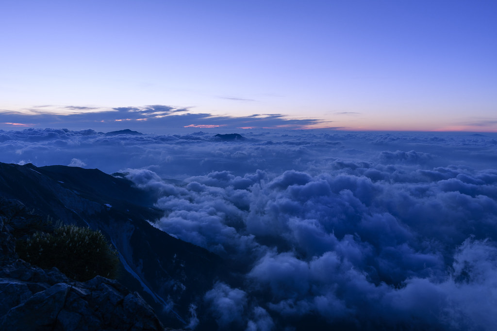 白馬岳山頂から見る雲海