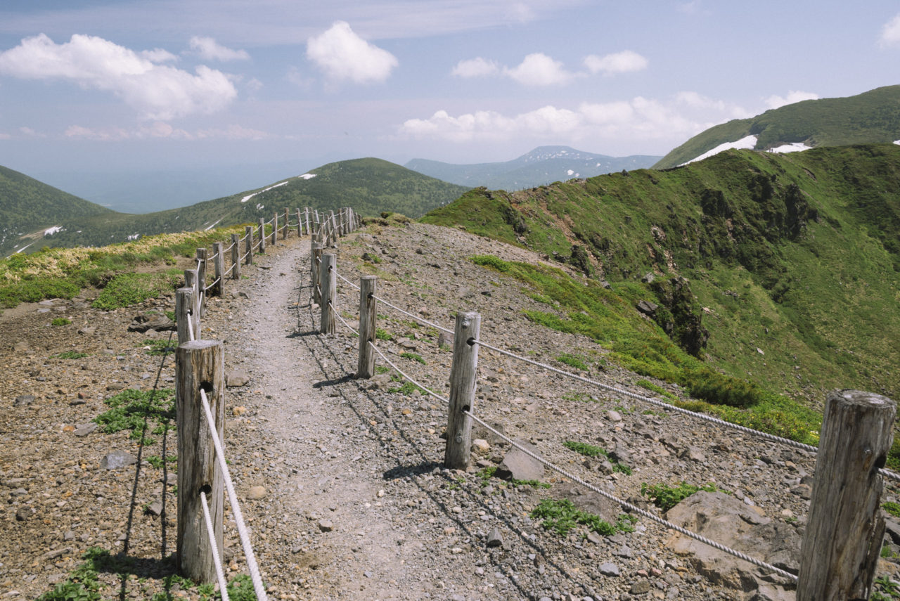 井戸岳と赤倉岳の稜線歩道
