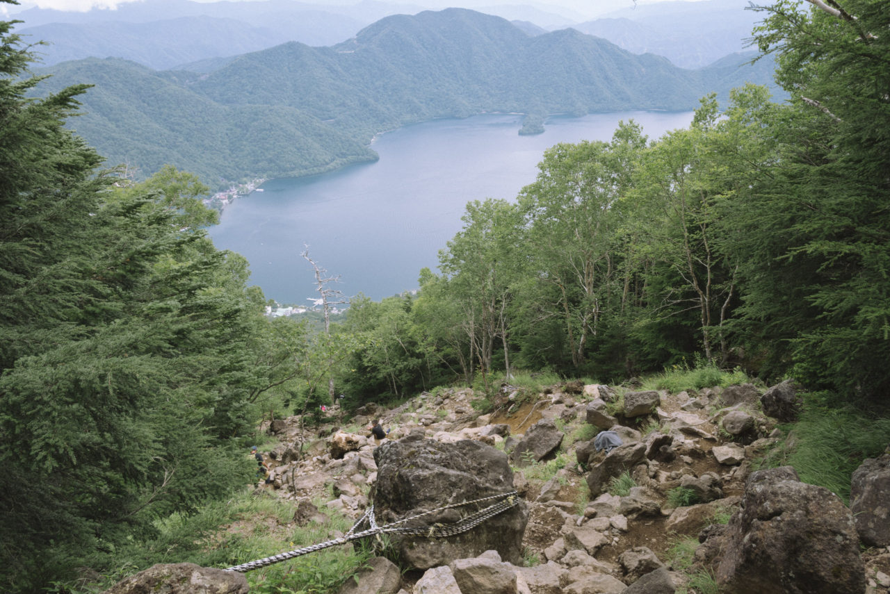 男体山から見える中禅寺湖