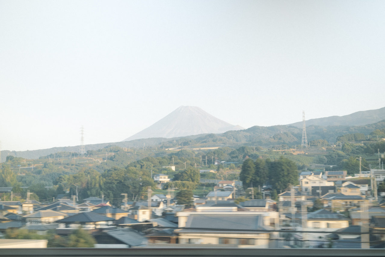 車窓から見える富士山
