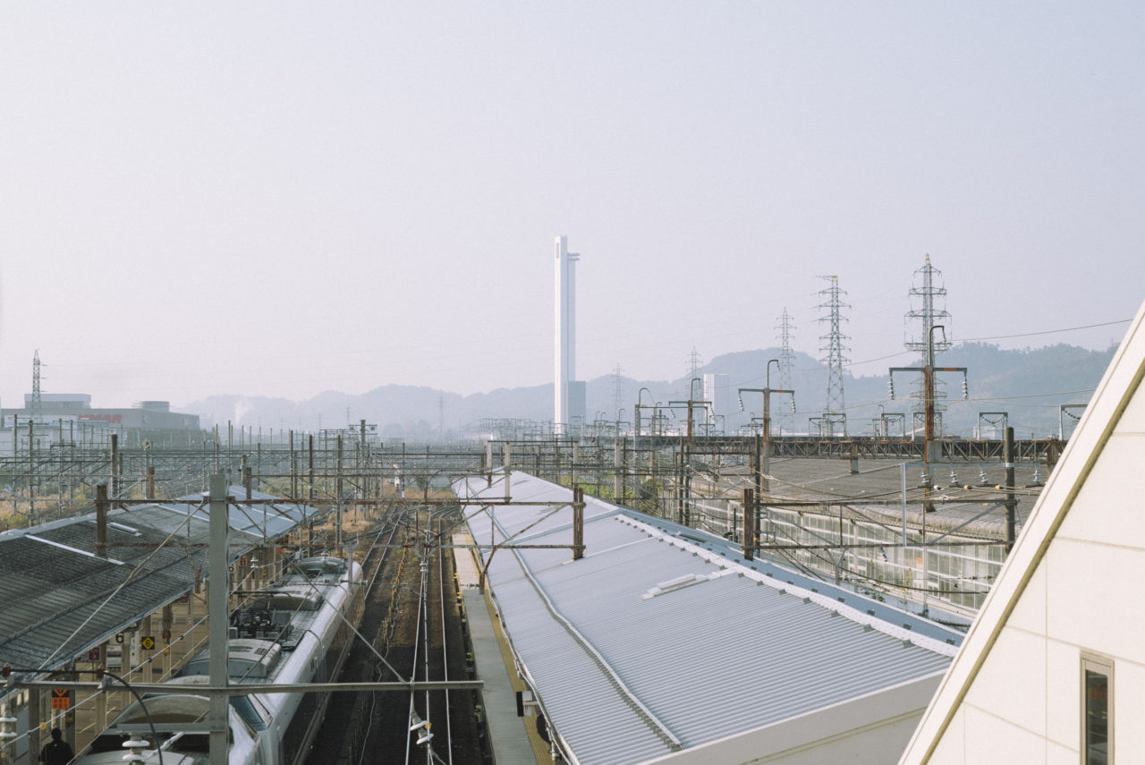 米原駅からみる朝の街