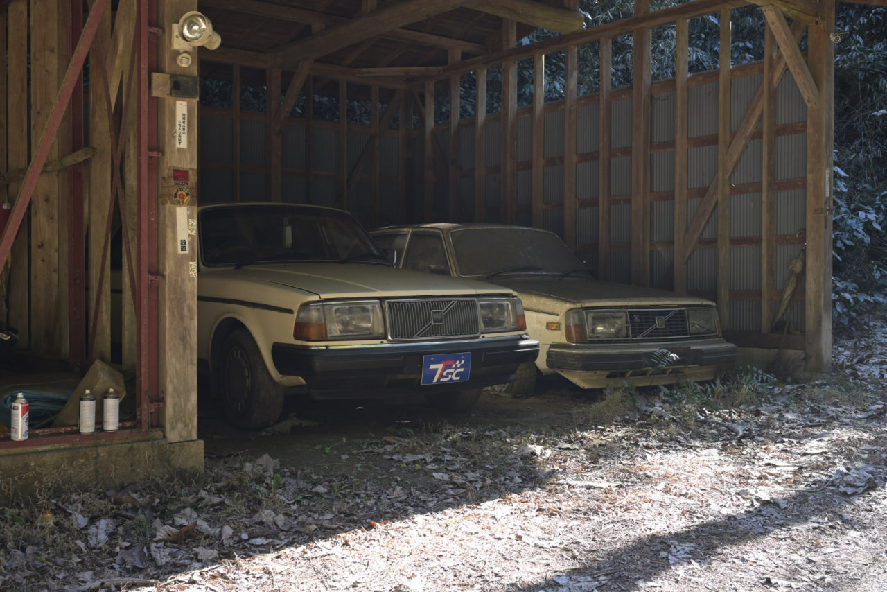 廃墟のガレージ