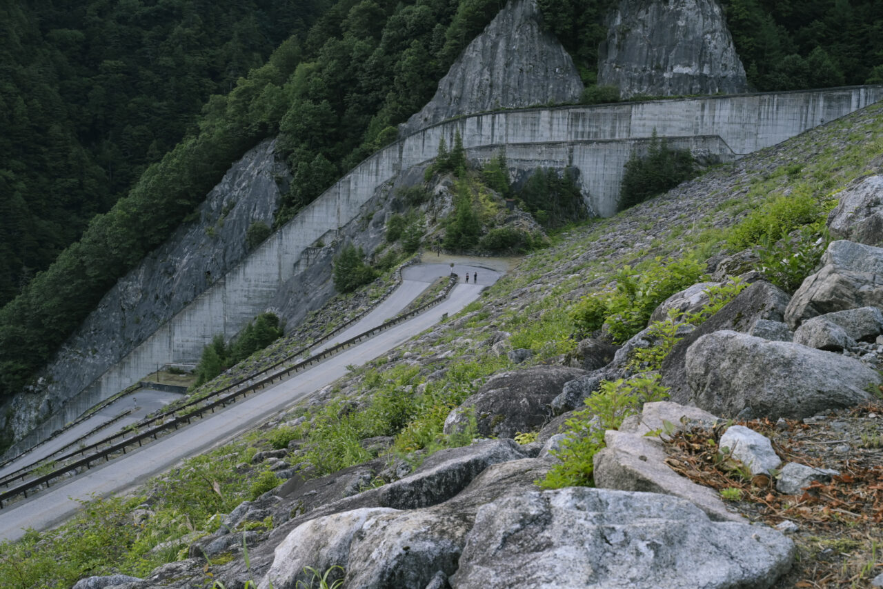 高瀬ダムを登る