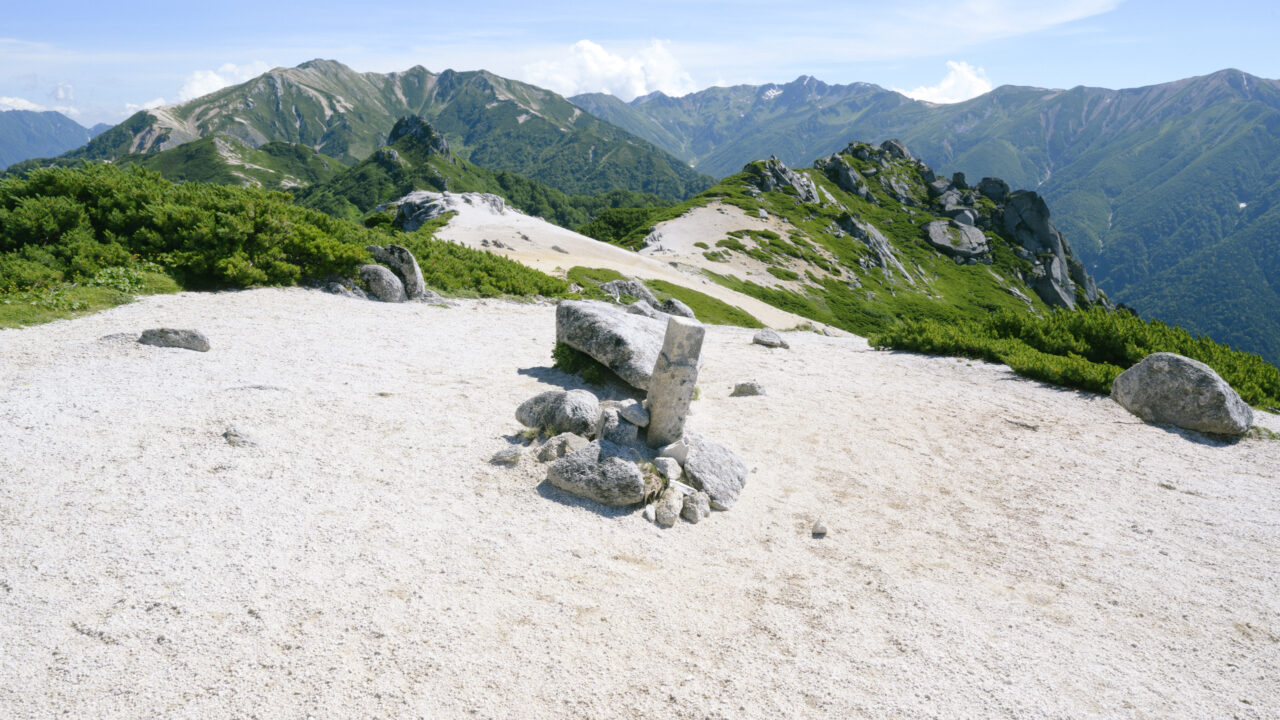 南沢岳山頂