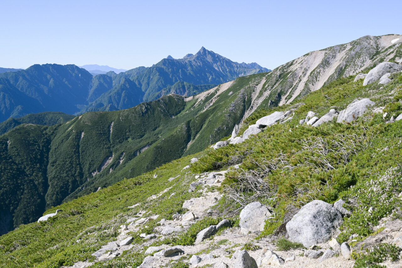 三ツ岳から見る槍ヶ岳