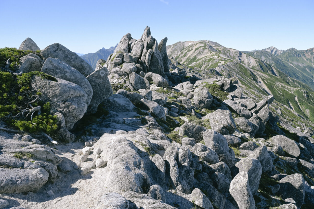 野口五郎岳へ続く白い稜線