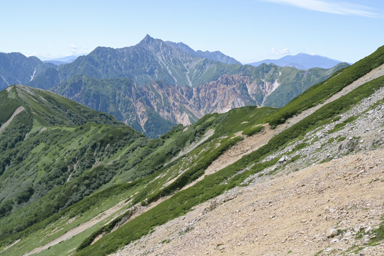 槍ヶ岳の東鎌尾根が良く見える