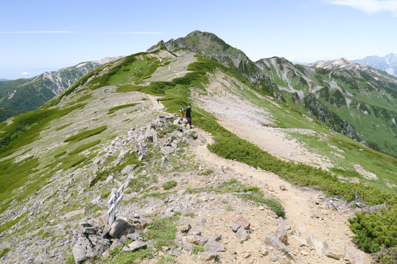 水晶岳を目指す