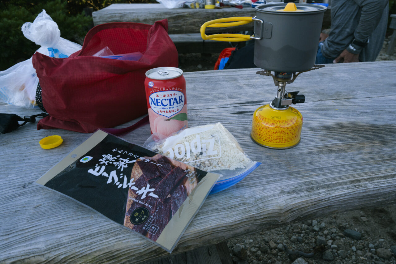 三俣蓮華岳で食べる夕食