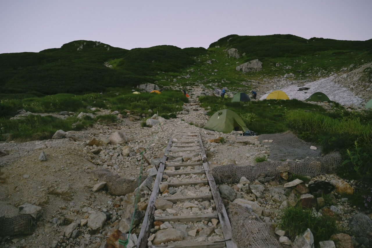 三俣山荘テント場上部