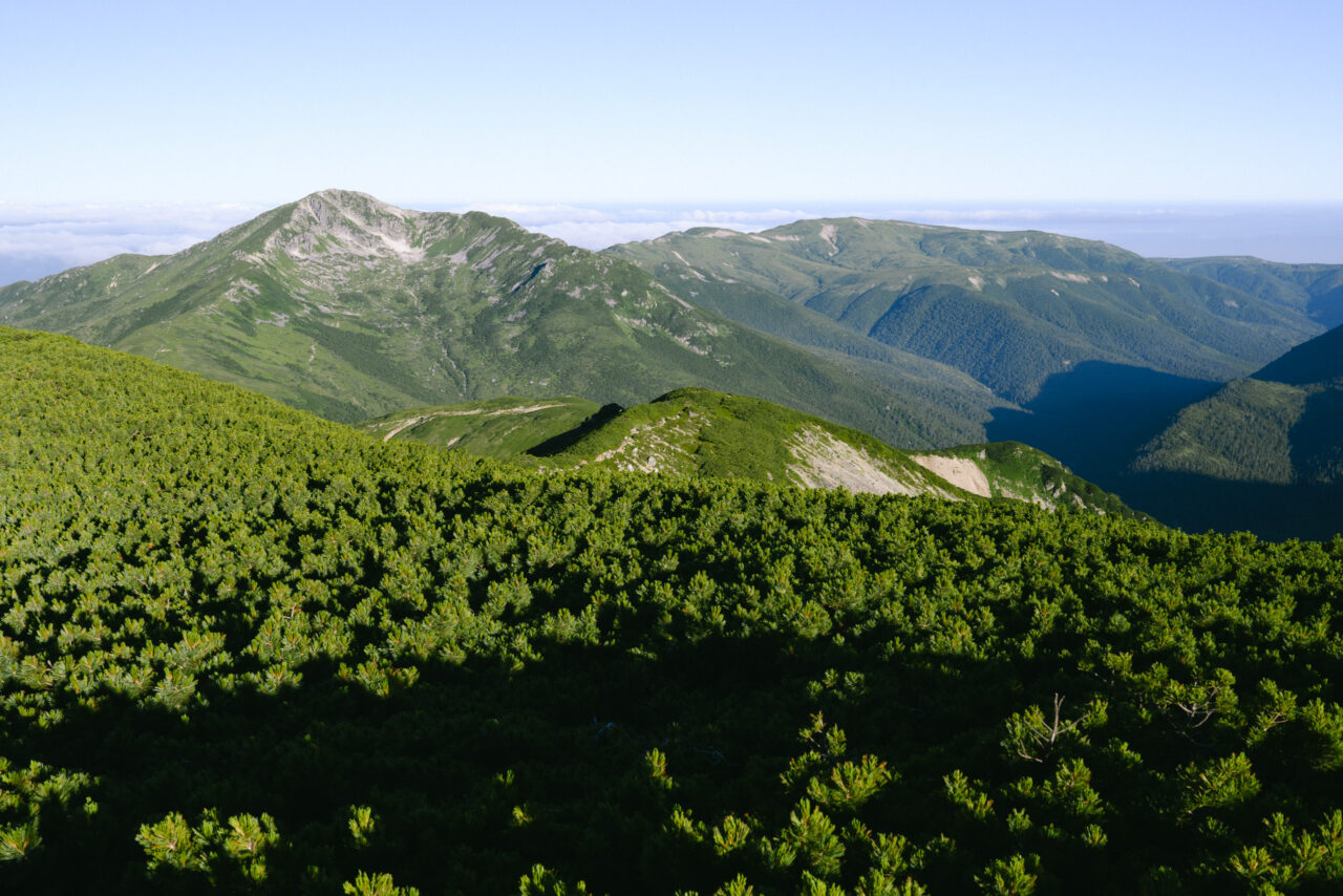三俣蓮華岳山頂から見る黒部源流方面