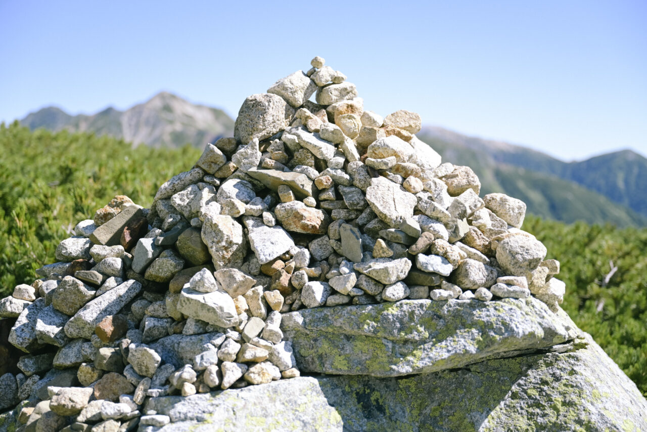 双六岳のケルン