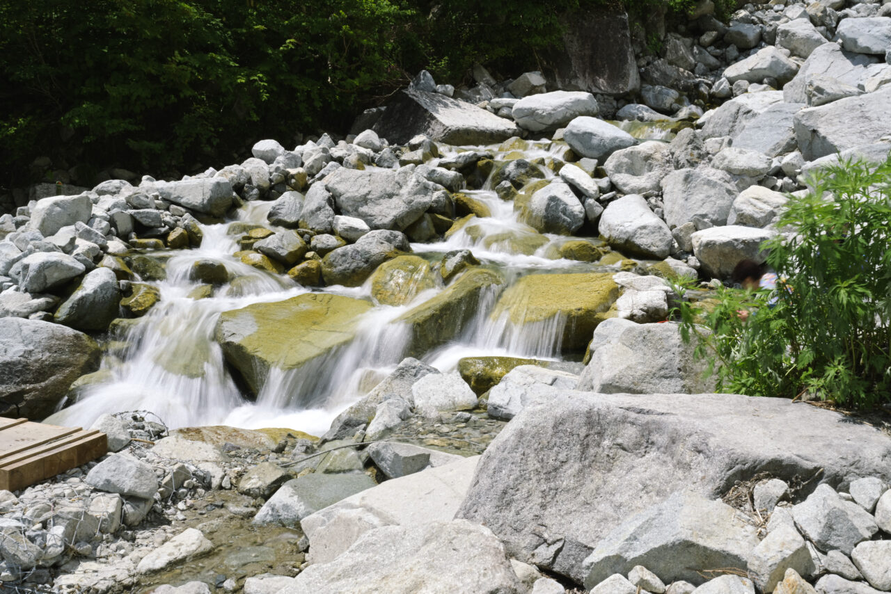 小池新道の渓流