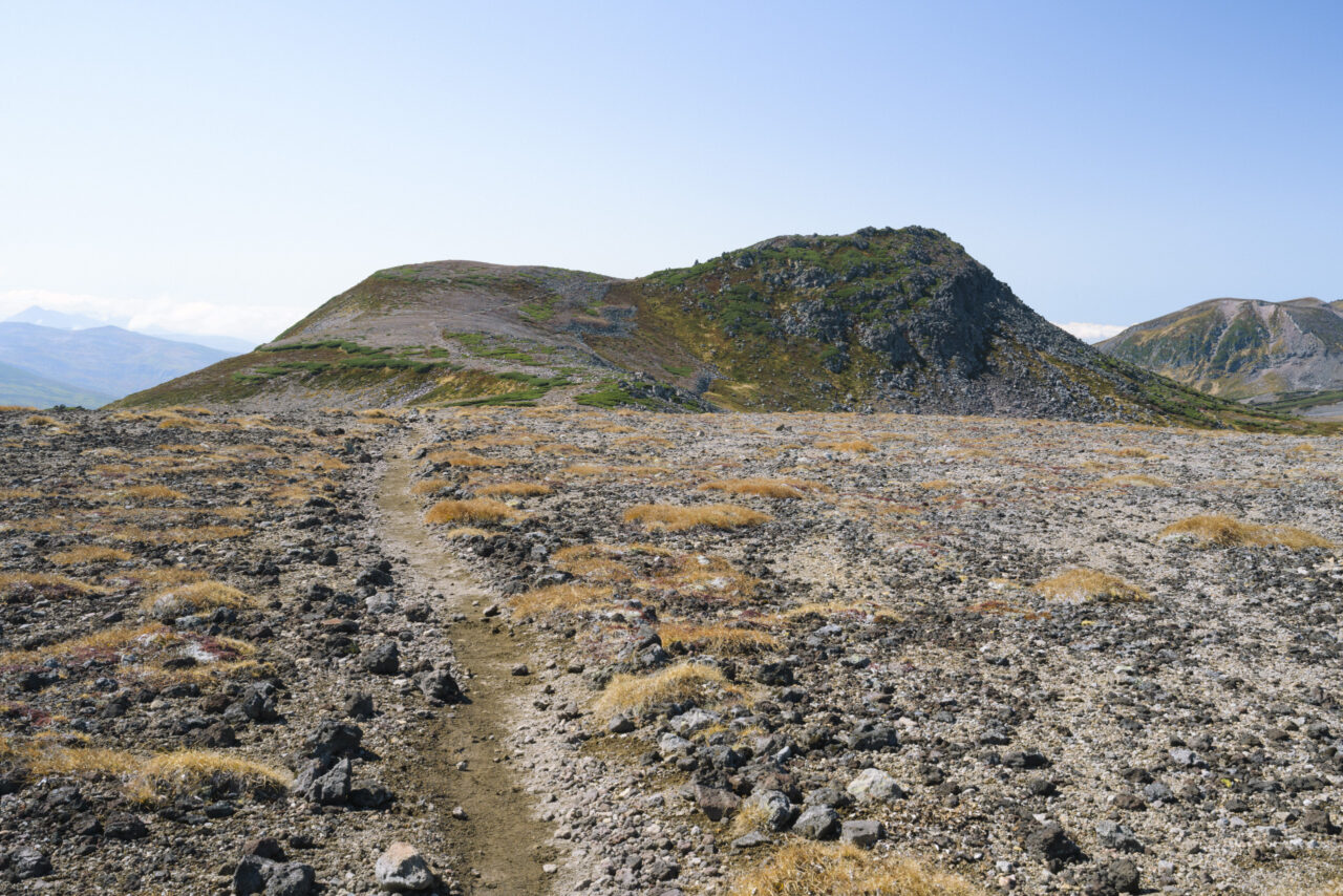 白雲岳を眺める
