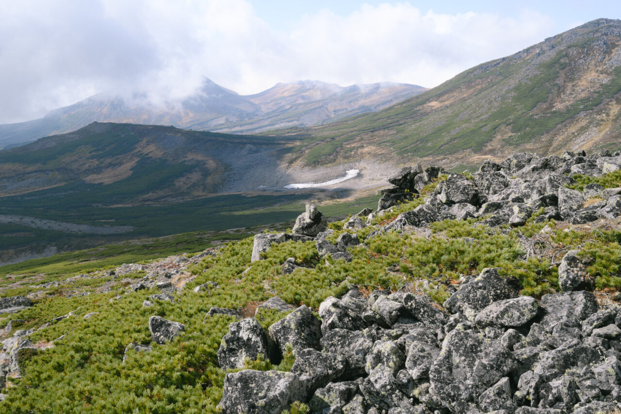 緑岳から見る旭岳方面