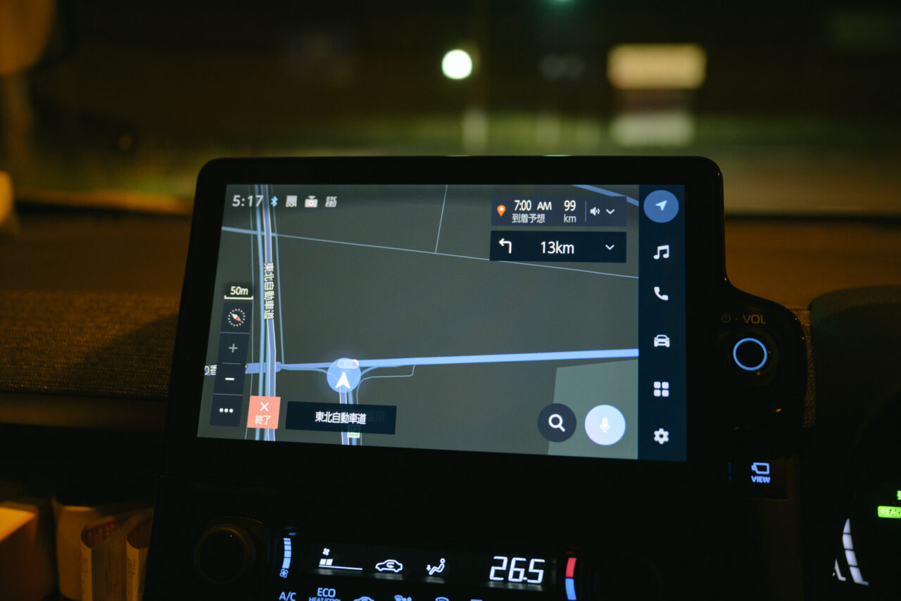 深夜のシエンタ車内