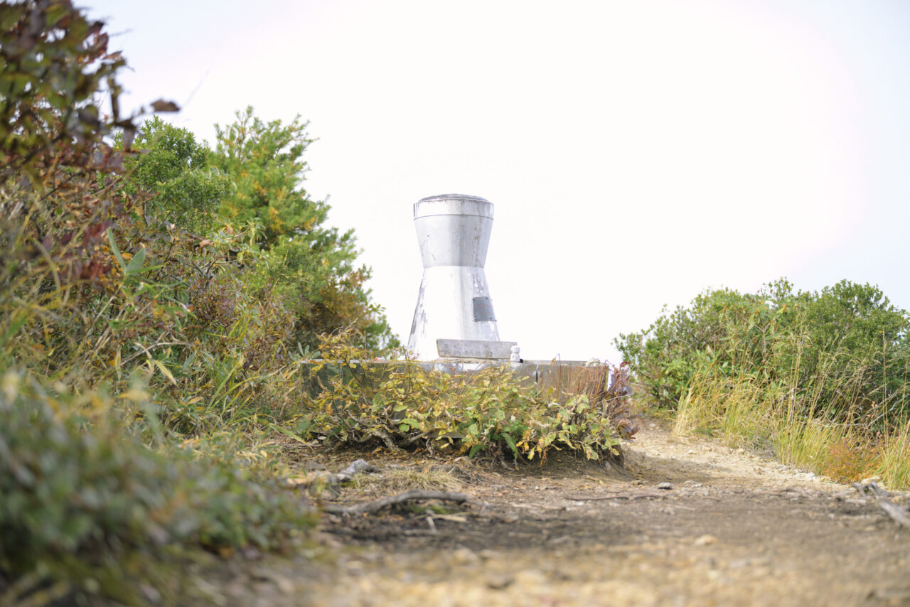 会津朝日岳山頂へ