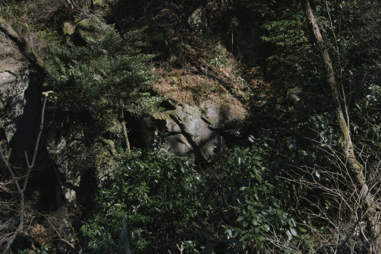 屏風岩周辺の断崖絶壁