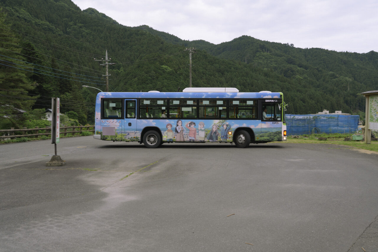 ヤマノススメラッピングバス