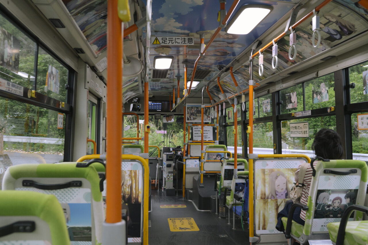 ラッピングバス車内