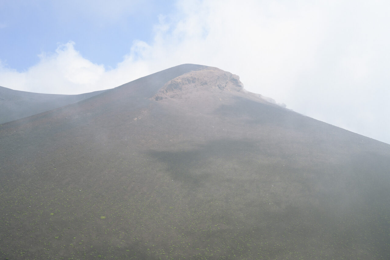 宝永山山頂の眺め