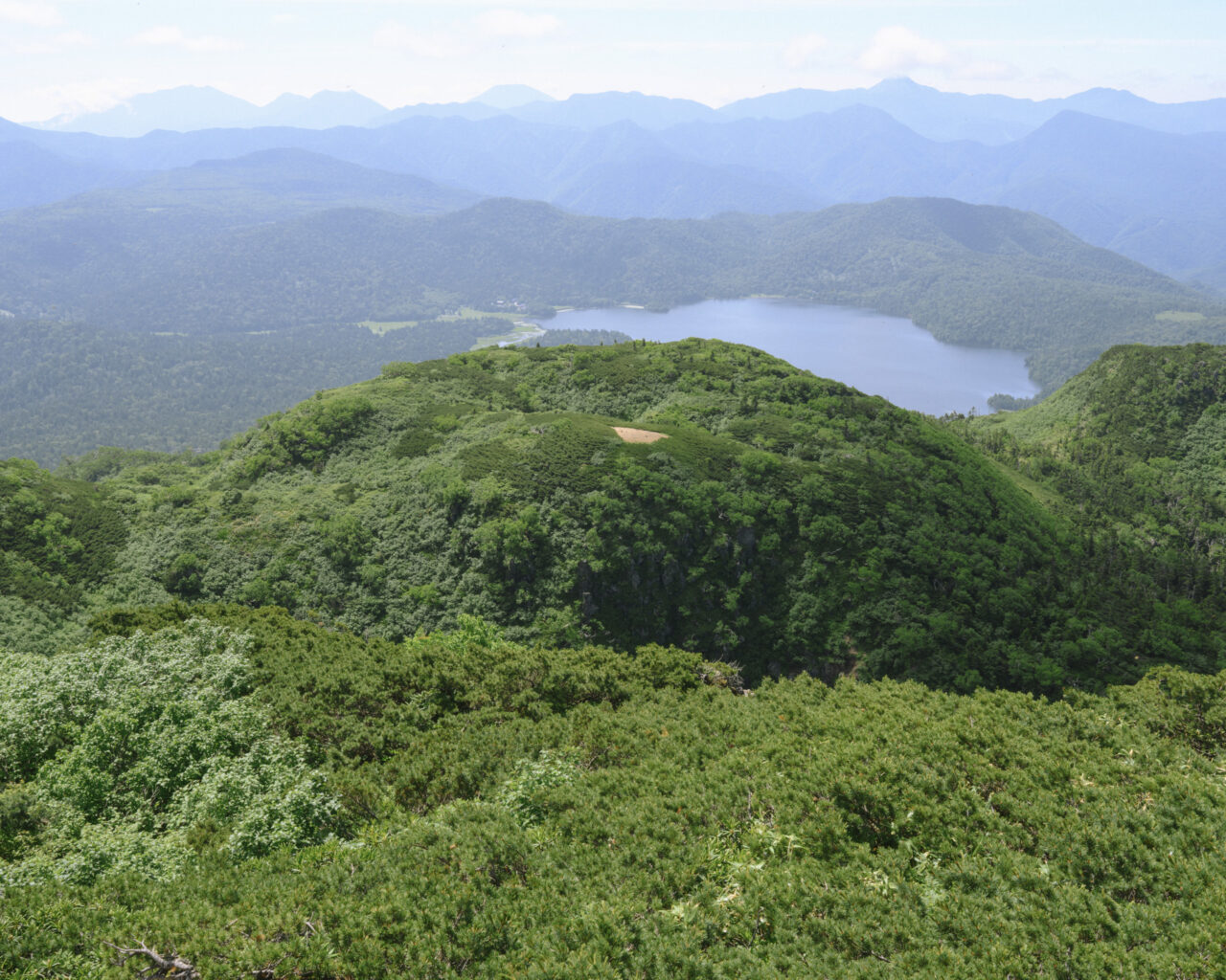 柴安嵓から見る御池岳