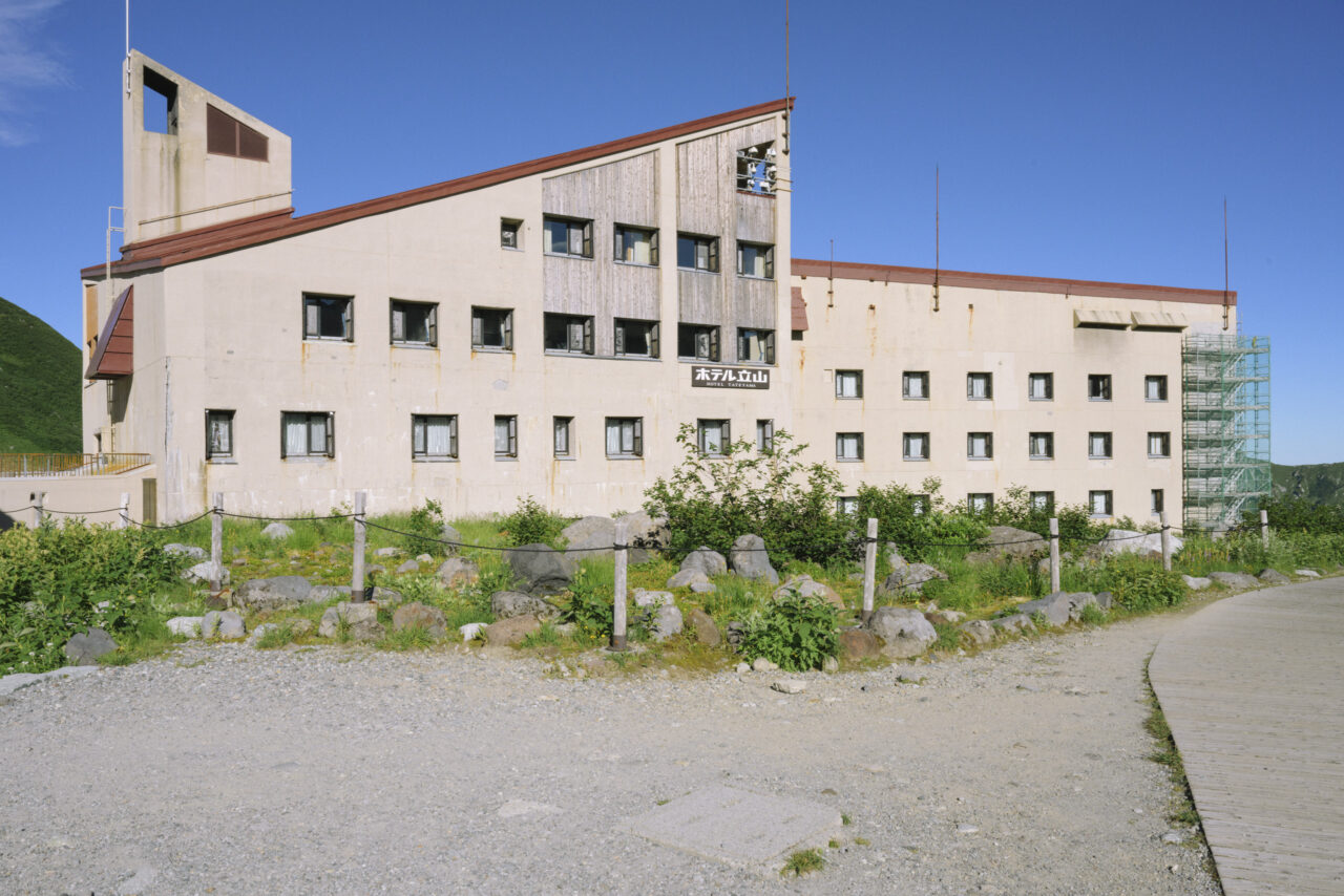 室堂のホテル外観
