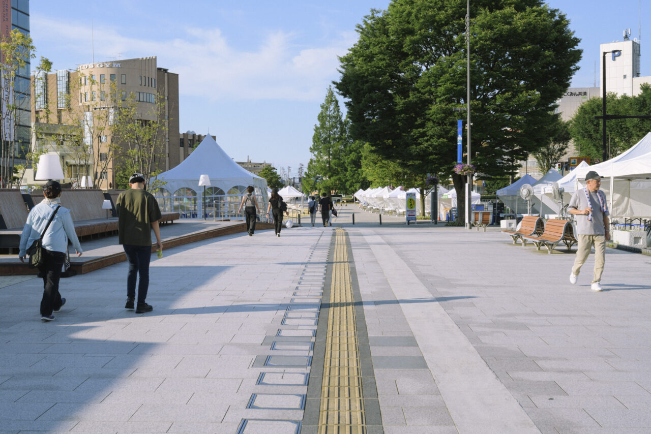 富山駅前広場