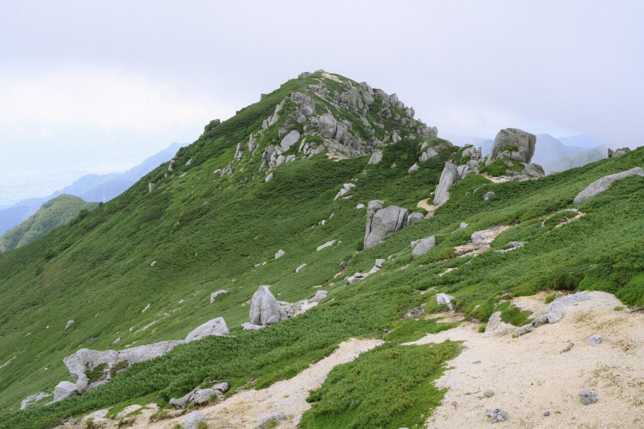 駒ヶ岳山頂から越百山方面