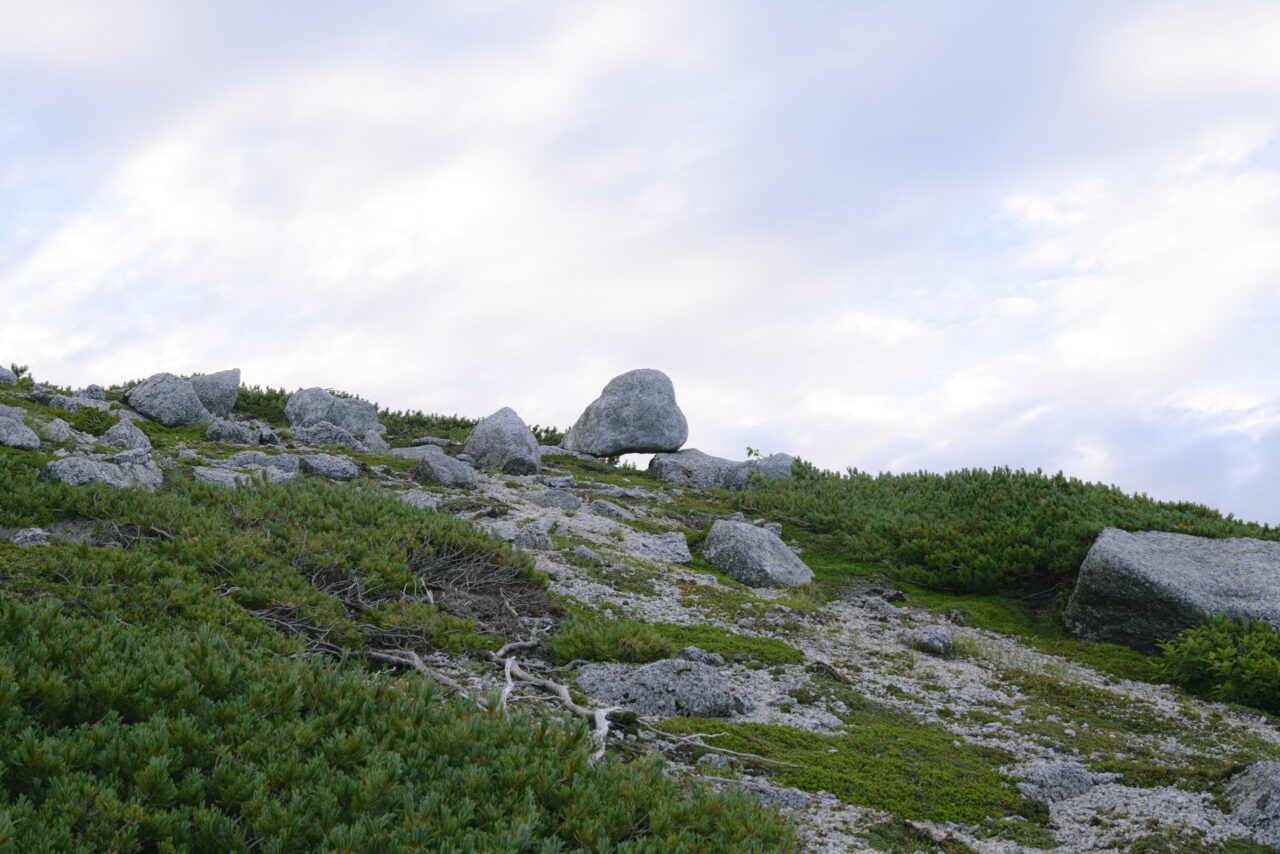 空木岳稜線の巨岩