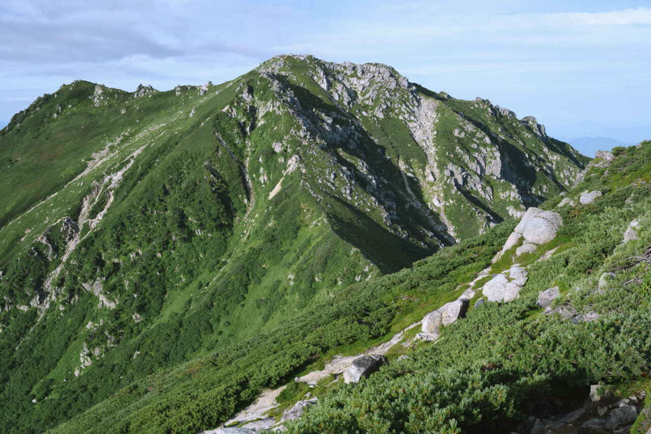赤椰岳から見る南駒ヶ岳